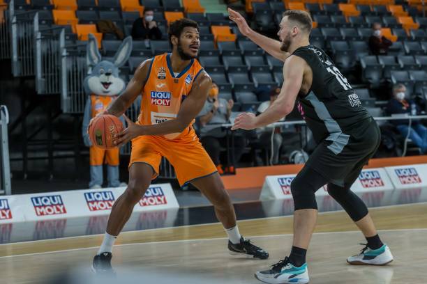 透露出他对 透露出他对