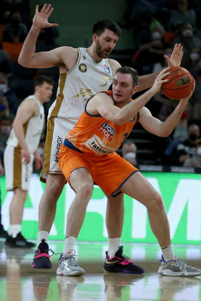 德青年队效 德青年队效